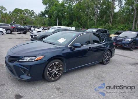 2020 Toyota Camry Se z USA, uszkodzony, nr VIN 4T1G11AK8LU983844